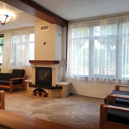 Бор И Шишарка Varzilkovtsi Extérieur photo